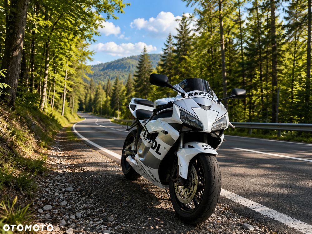 Honda CBR - 1