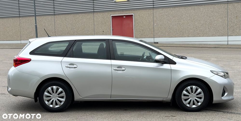 Toyota Auris 1.4 D-4D Life - 11