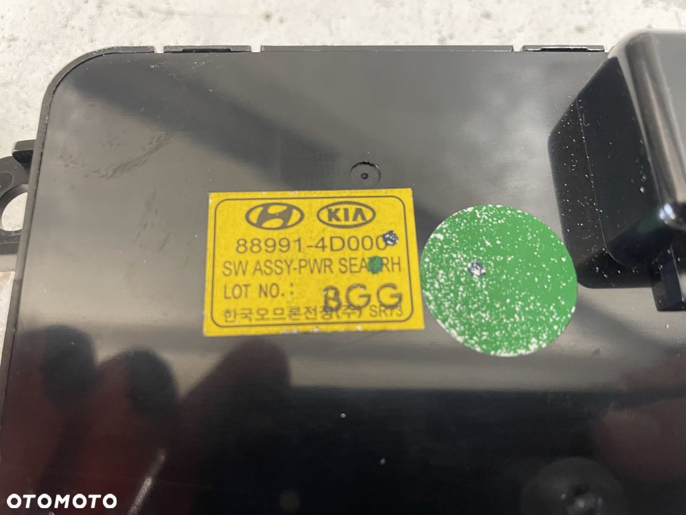 KIA CARNIVAL III PRZEŁĄCZNIK FOTELA PRAWY PRZEDNI PRZÓD PANEL STEROWANIA 88990-4D000 - 3
