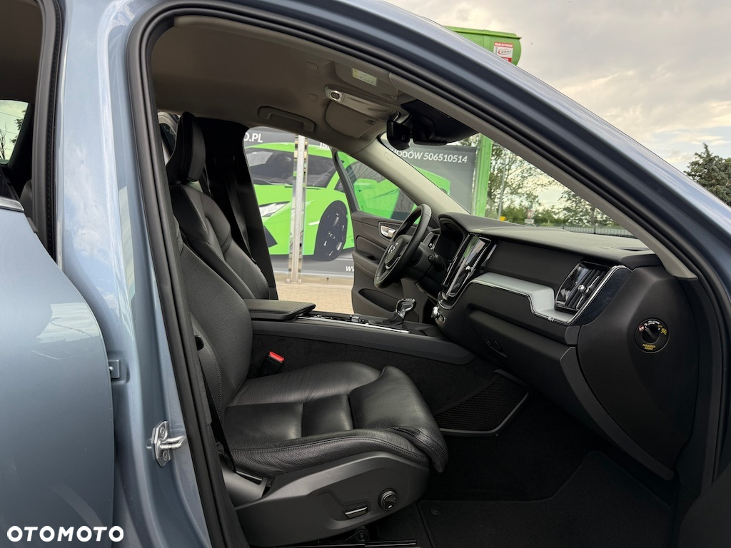 Volvo XC 60 D4 Momentum Pro - 35