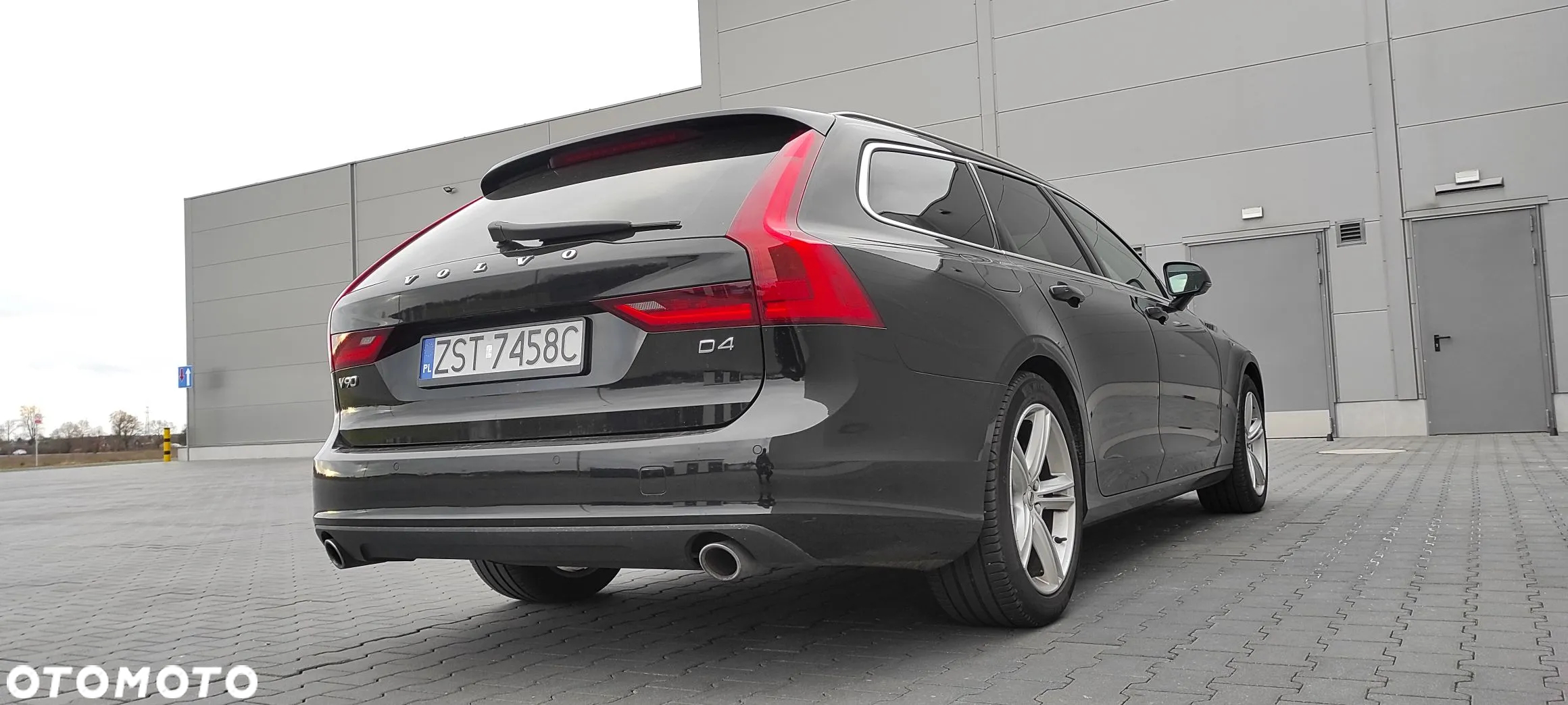 Volvo V90 D4 Momentum - 22