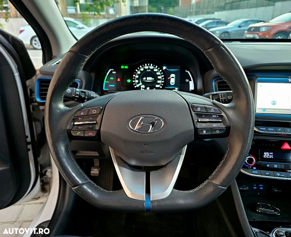 Hyundai IONIQ - 27
