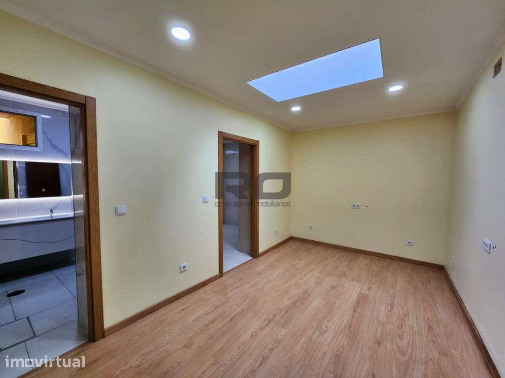 Moradia totalmente renovada em Campanhã - Grande imagem: 2/21