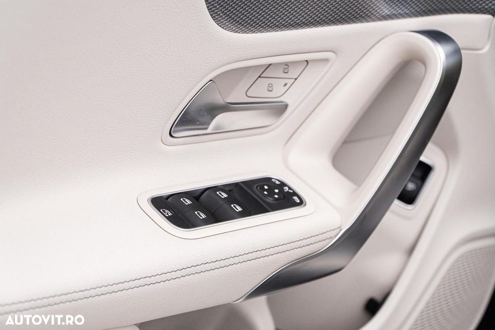 Mercedes-Benz CLA 180 7G-DCT Progressive - 11