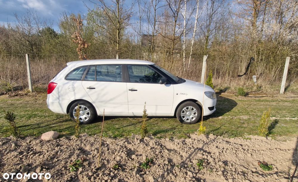 Skoda Fabia 1.6 TDI DPF Fresh Plus - 2