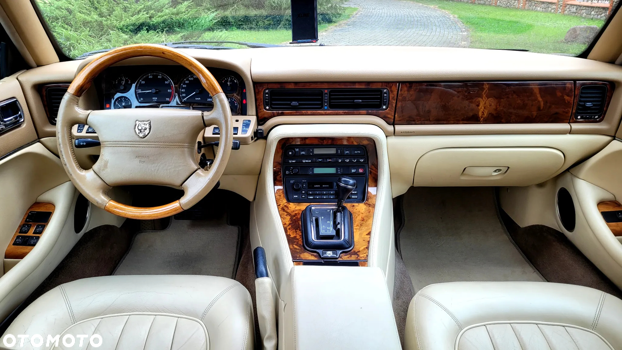 Jaguar XJ - 15