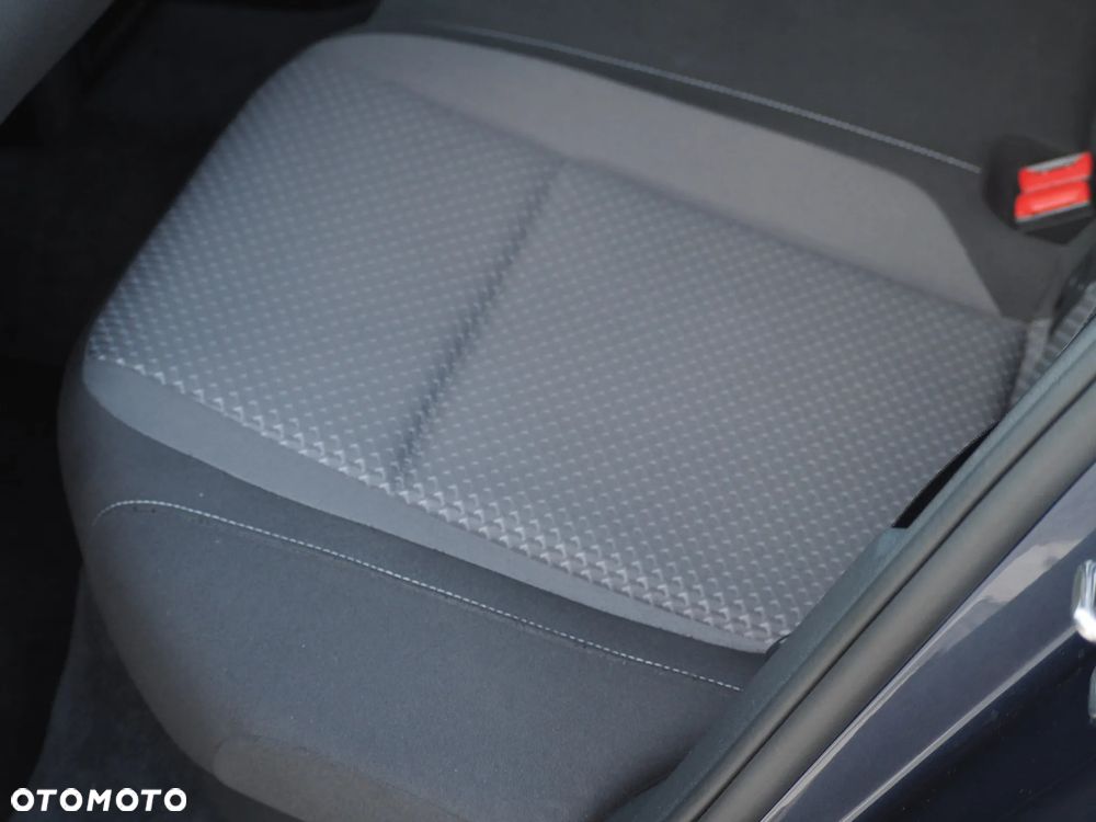 Volkswagen Passat - 23