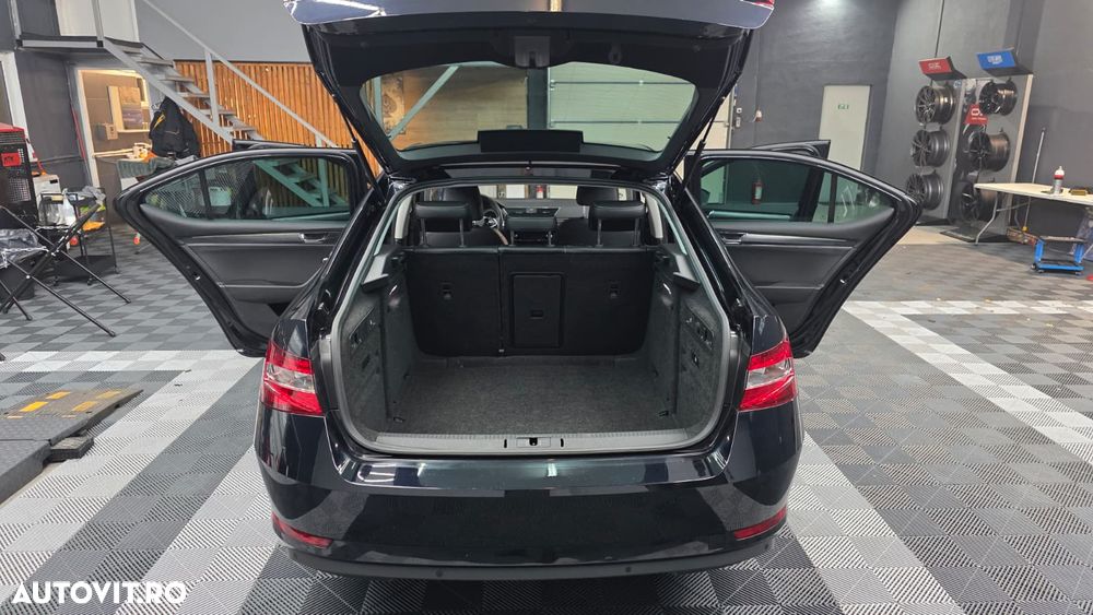 Skoda Superb 2.0 TDI DSG Premium Edition - 13