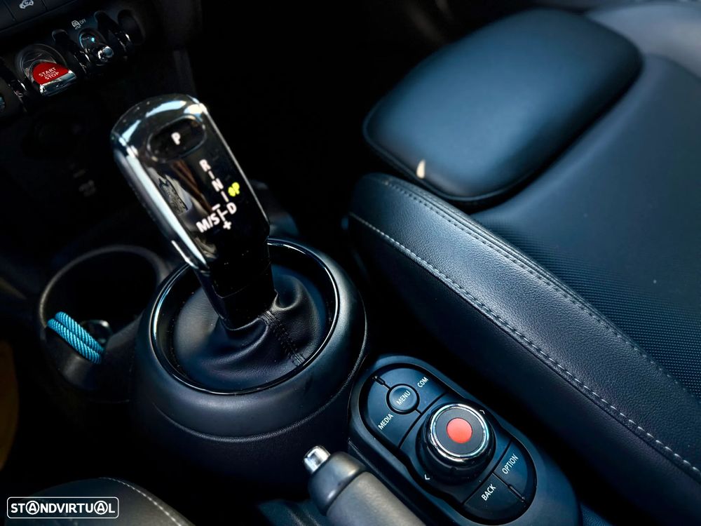MINI 5 Portas Cooper Auto - 25