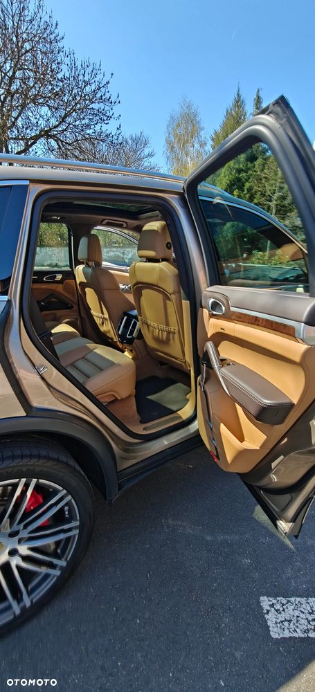 Porsche Cayenne - 10