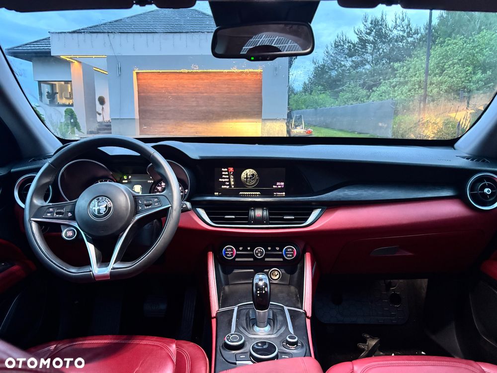 Alfa Romeo Stelvio 2.0 Turbo TI Q4 - 12