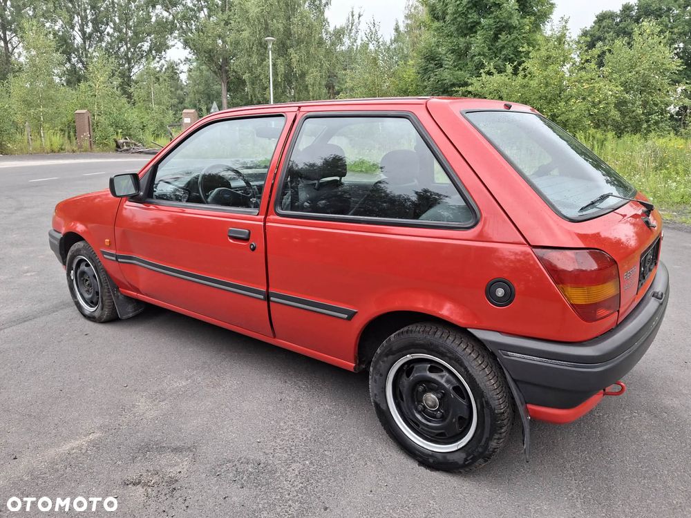 Ford Fiesta 1.4 Ghia - 13