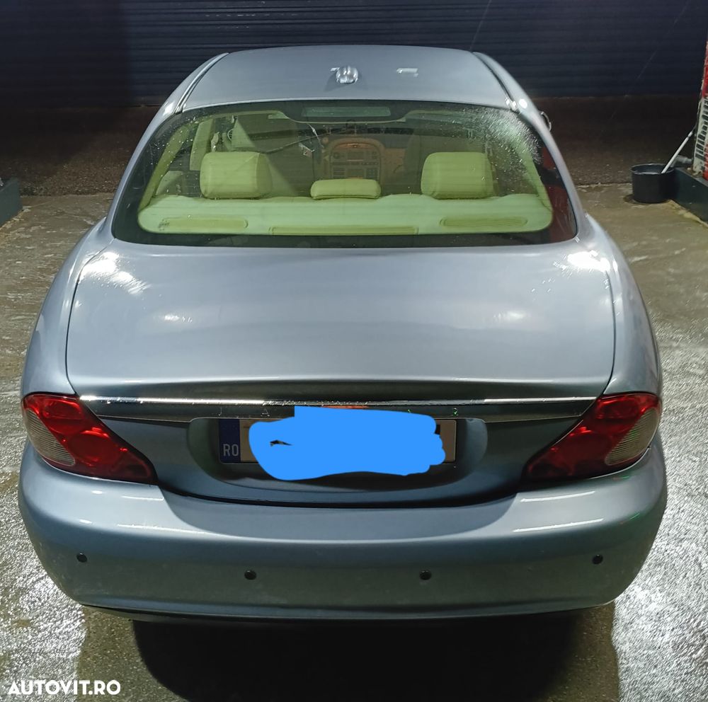 Jaguar X-Type - 11