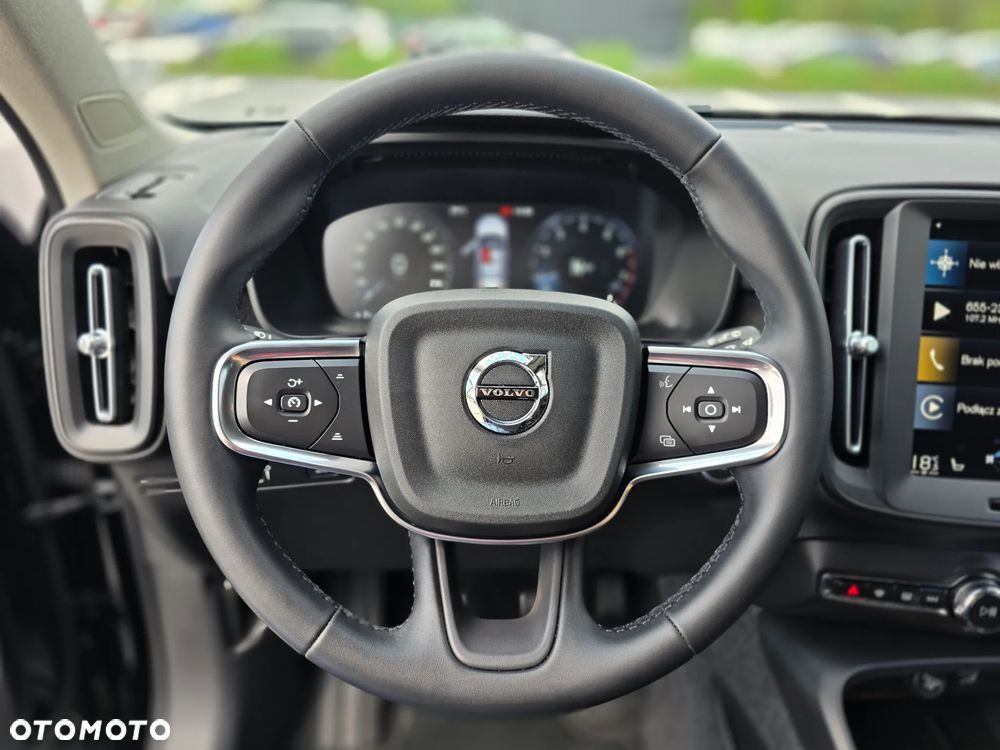 Volvo XC 40 T3 Momentum Pro - 13