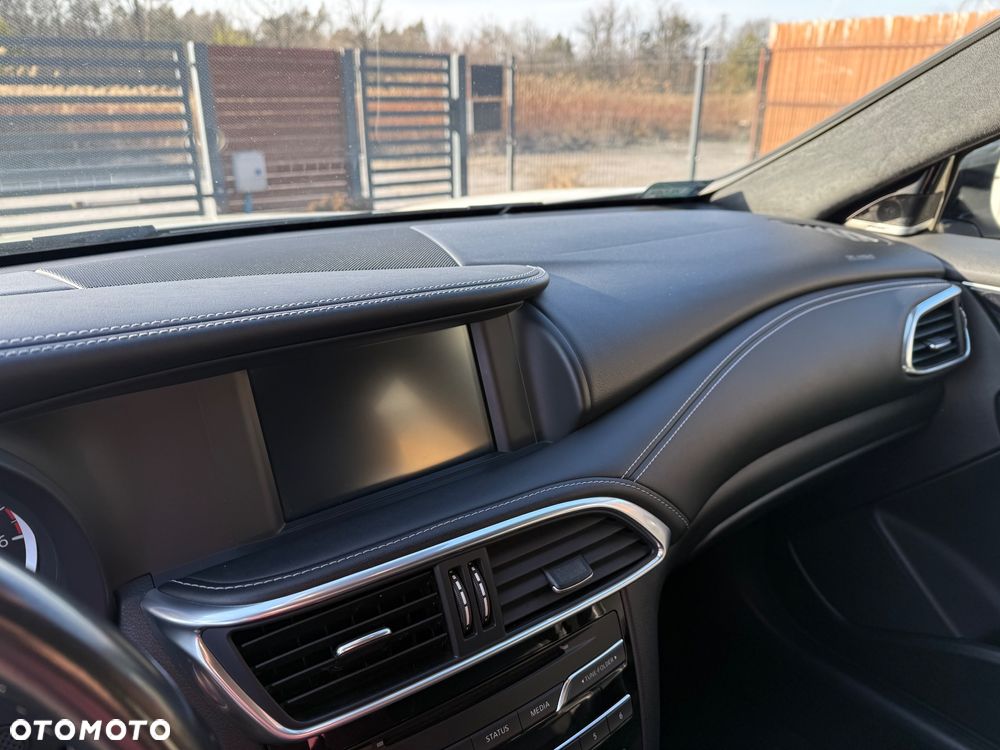 Infiniti Q30 2.2d Premium Tech AWD 7DCT - 9