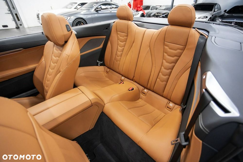 BMW Seria 8 840i - 28
