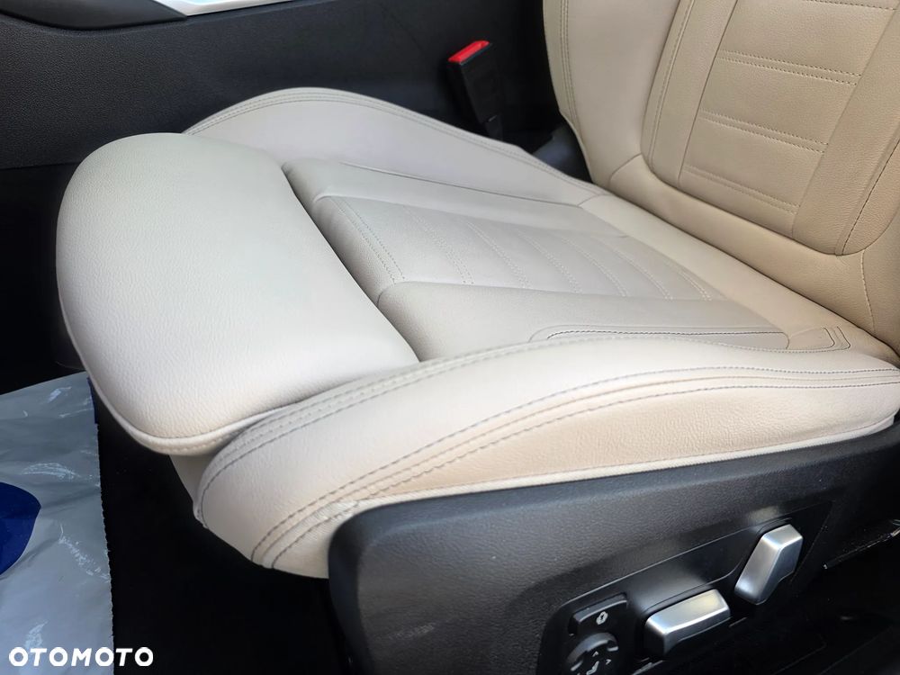 BMW Seria 3 330e xDrive M Sport - 7