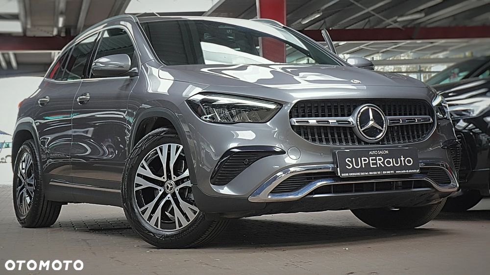 Mercedes-Benz GLA 200 - 1