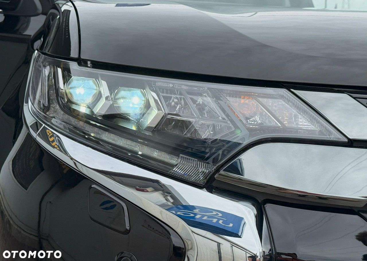 Mitsubishi Outlander PHEV Intense + - 9