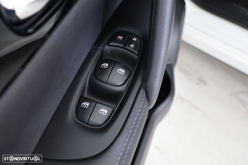 Nissan Qashqai 1.5 dCi N-Connecta - 15