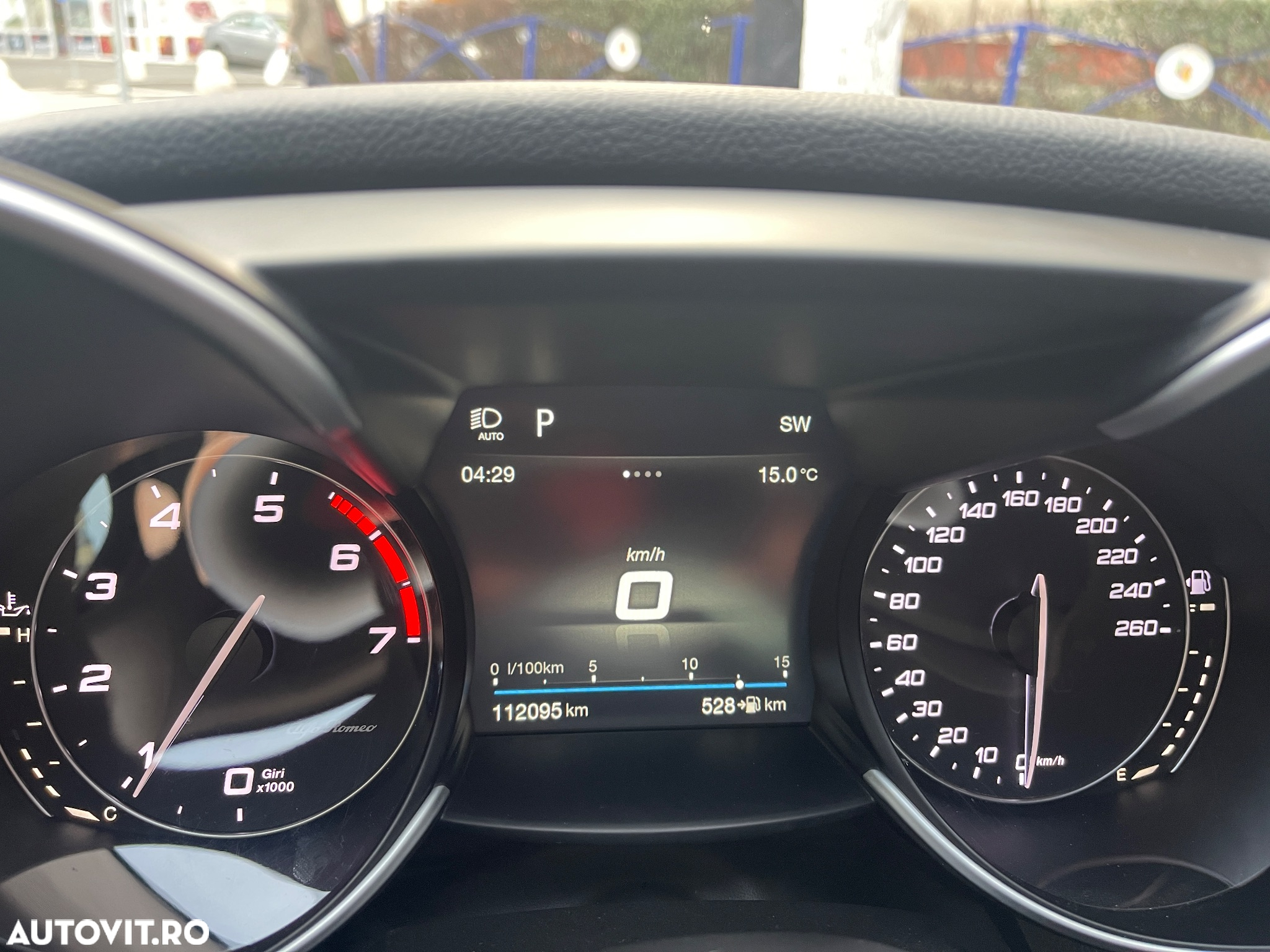 Alfa Romeo Giulia 2.0 Turbo 16V AT8 Veloce Ti - 3