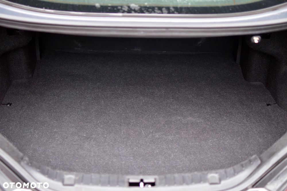 Hyundai Genesis Coupe 3.8 V6 Executive - 14