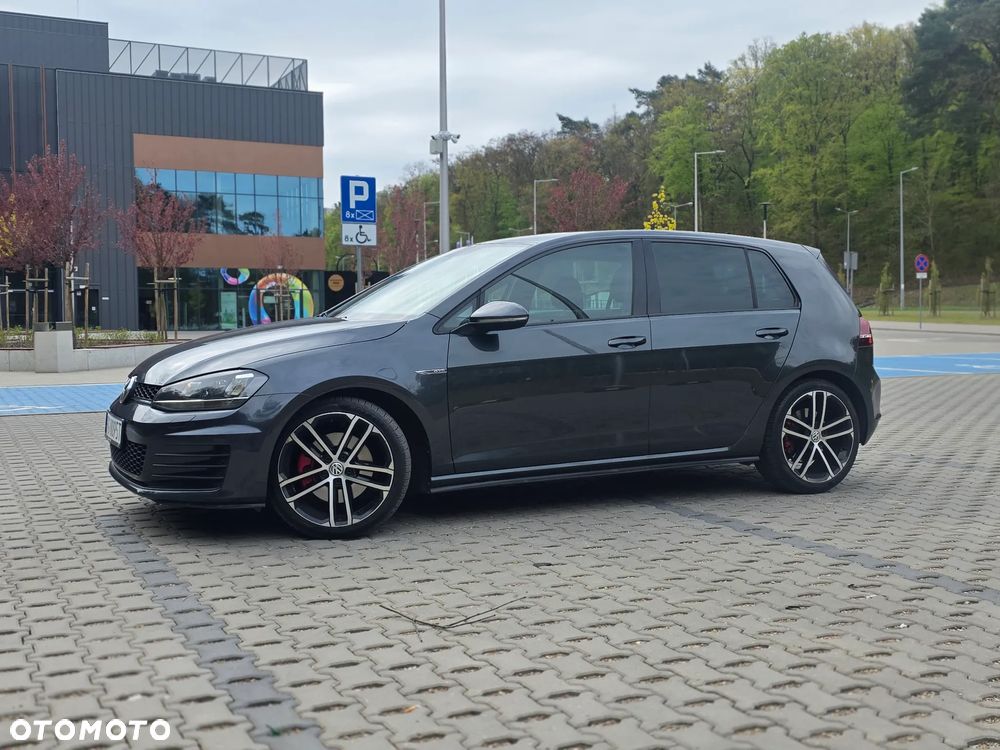 Volkswagen Golf 2.0 TDI BMT GTD - 12