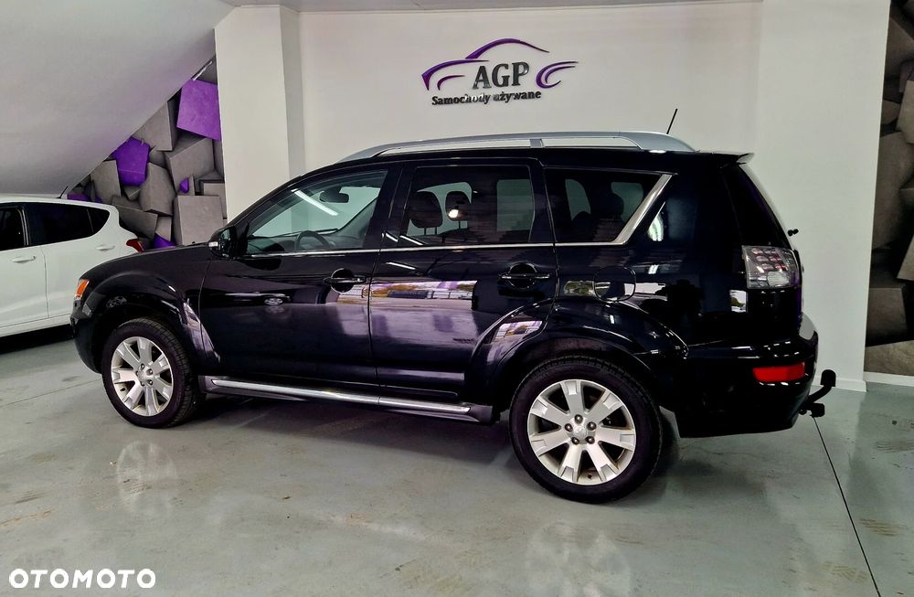 Mitsubishi Outlander - 12