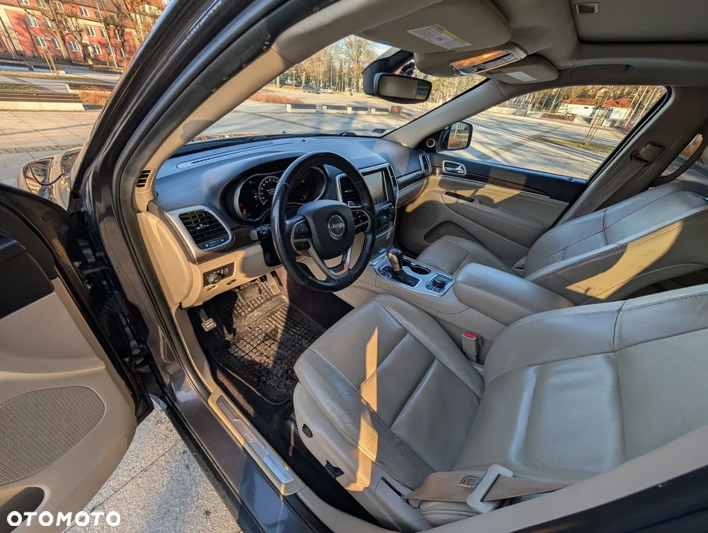 Jeep Grand Cherokee - 13