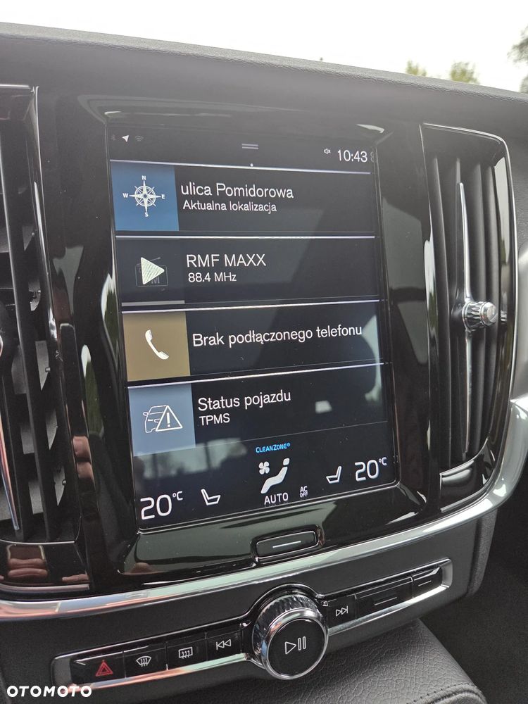 Volvo V90 D4 Momentum - 16