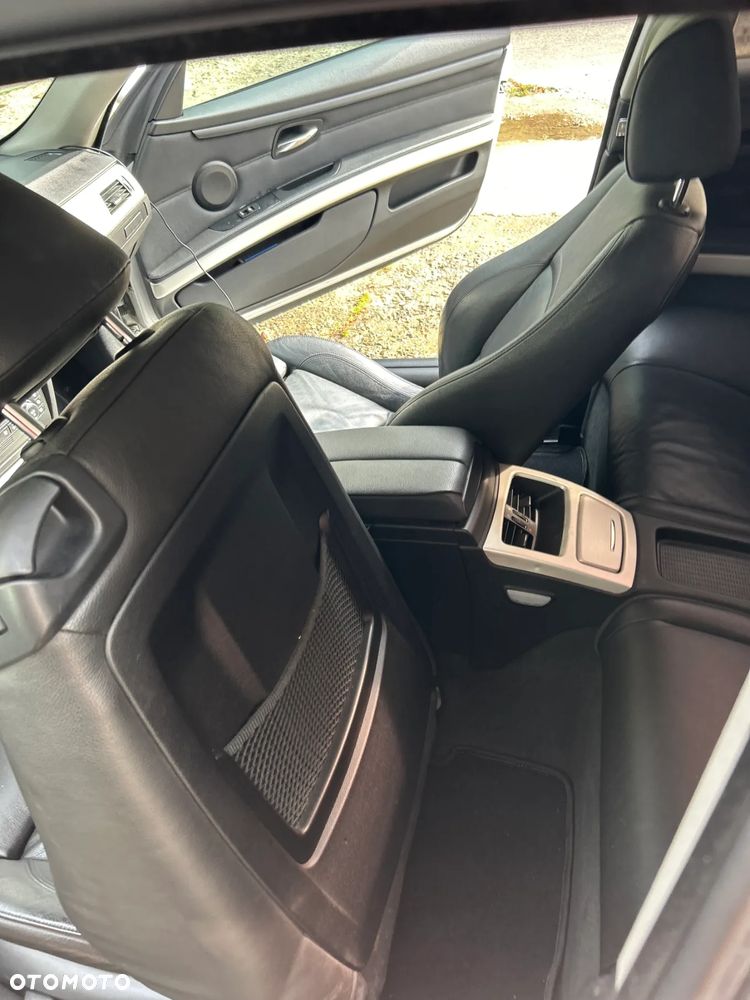 BMW Seria 3 330i Coupe - 7