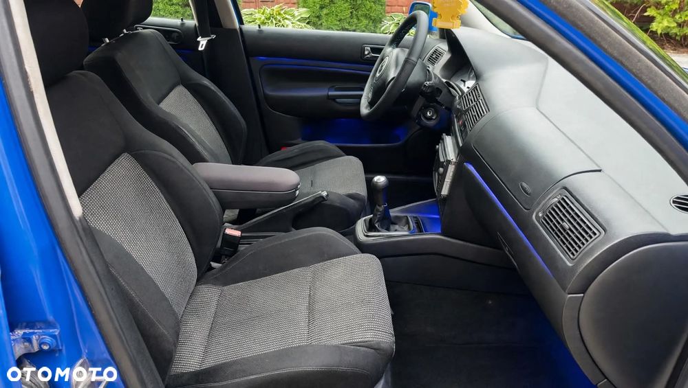 Volkswagen Golf - 34