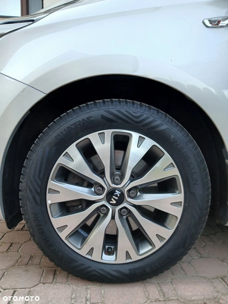 Kia Carens 1.6 GDI Dream Team Edition - 8