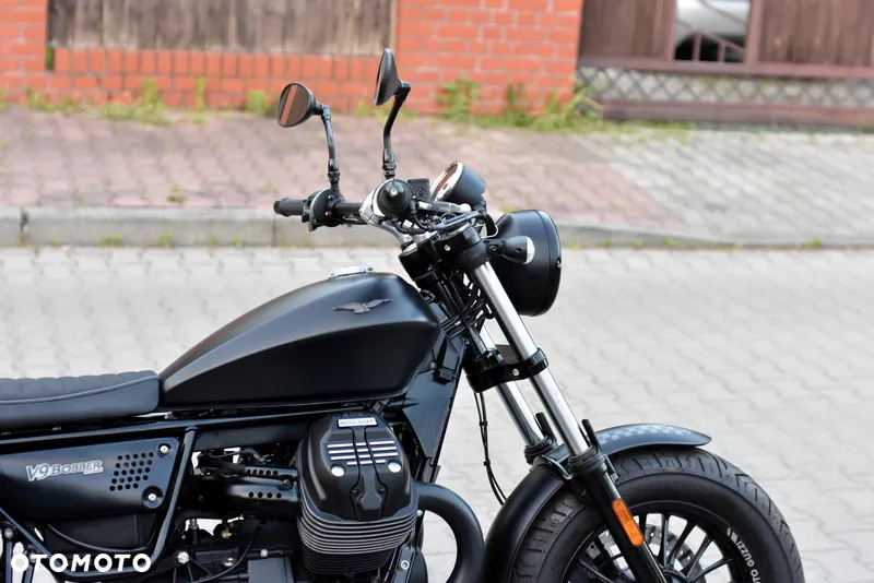 Moto Guzzi V9 - 12