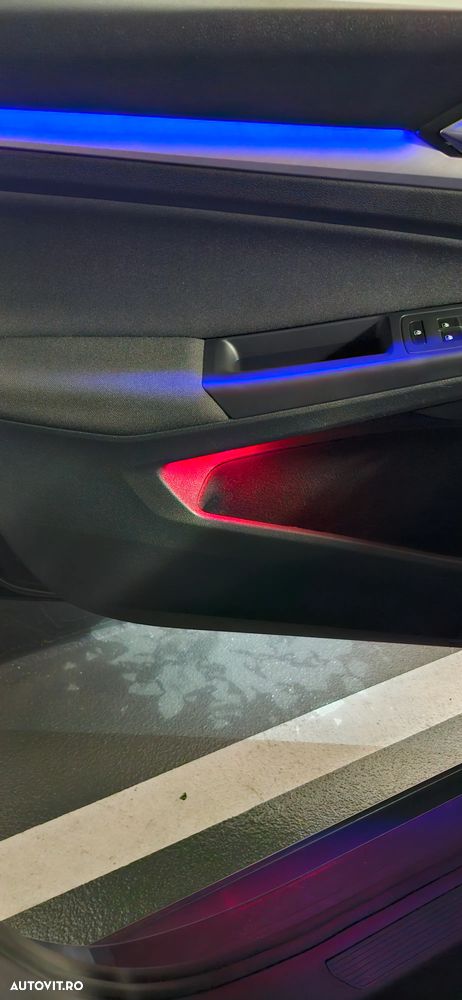 Volkswagen Golf 2.0 TDI SCR DSG Life - 12