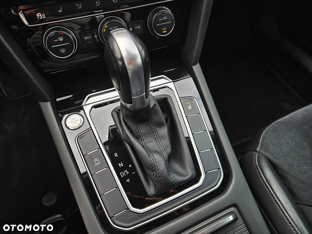 Volkswagen Arteon 2.0 TDI SCR DSG Elegance - 28