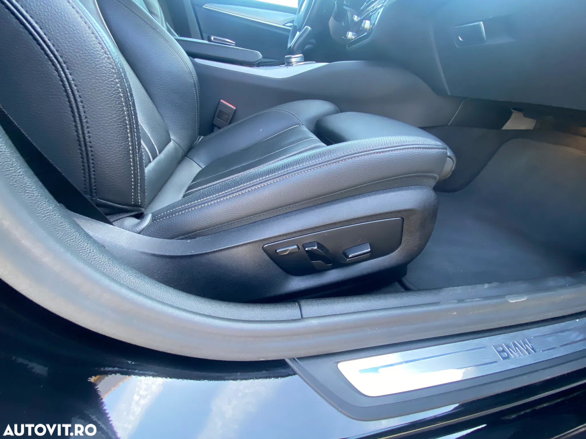 BMW Seria 5 518d AT MHEV - 11