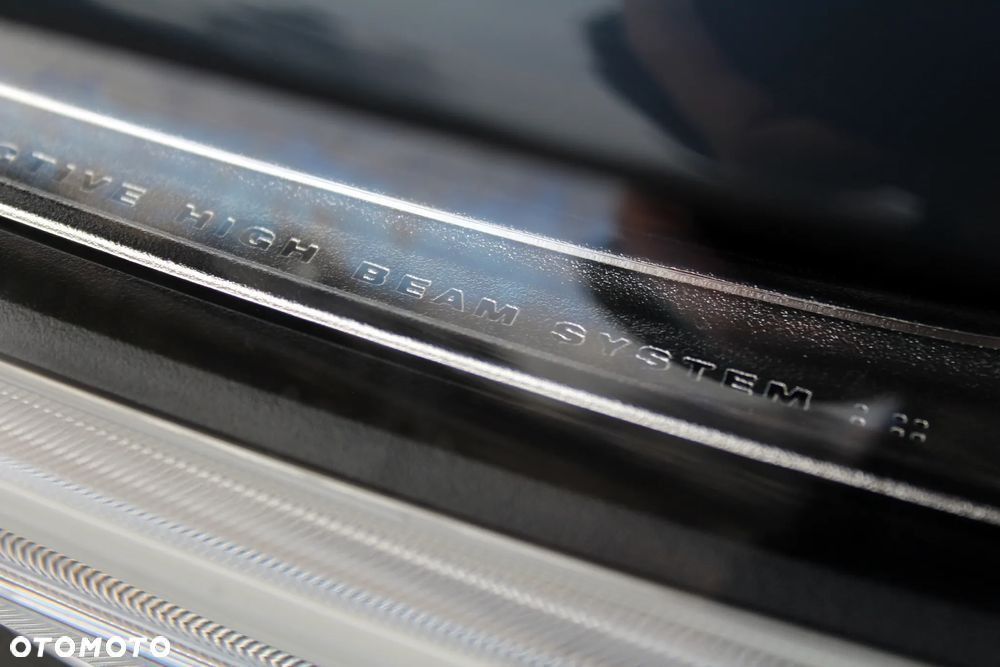 Volvo V60 Cross Country B4 D AWD Geartronic Pro - 33