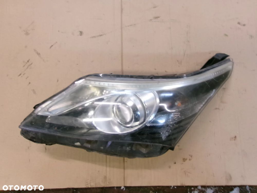 LAMPA LEWA TOYOTA AVENSIS T27 12-15 - 1