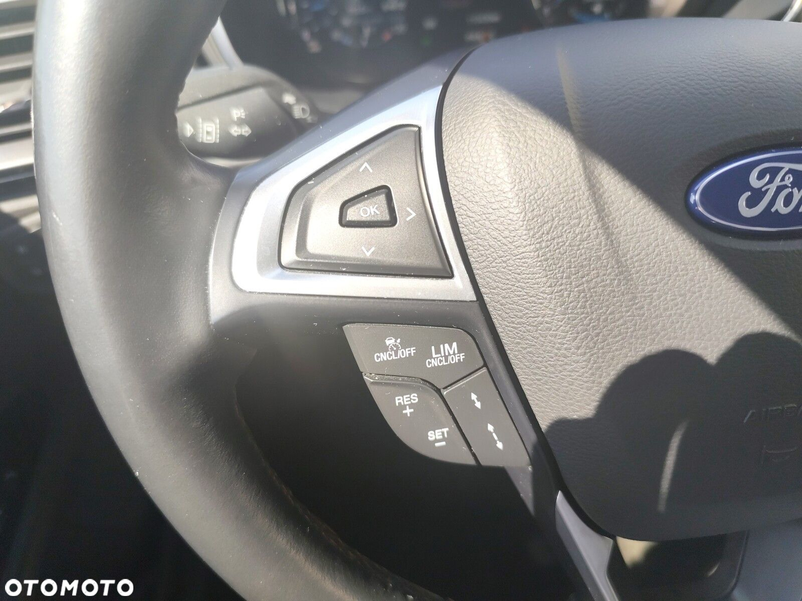 Ford Mondeo - 23