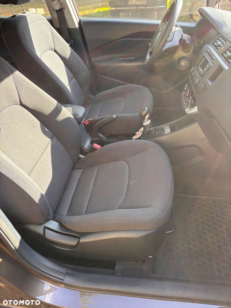 Kia Rio - 5