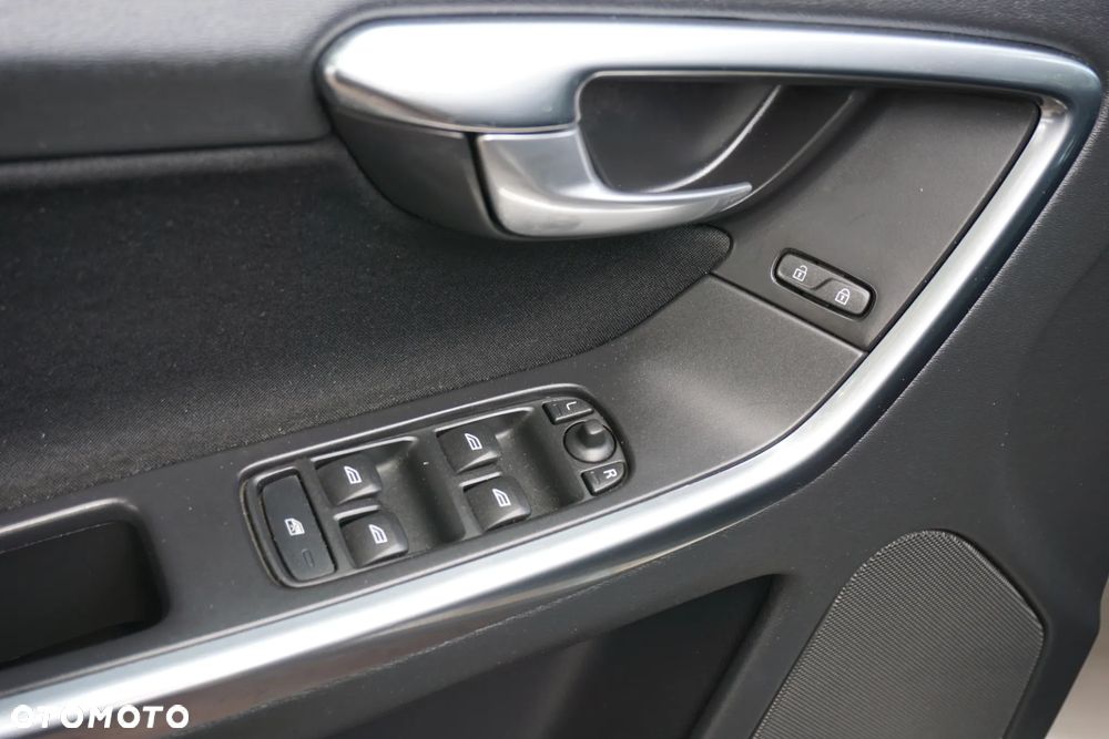 Volvo XC 60 D4 Kinetic - 18