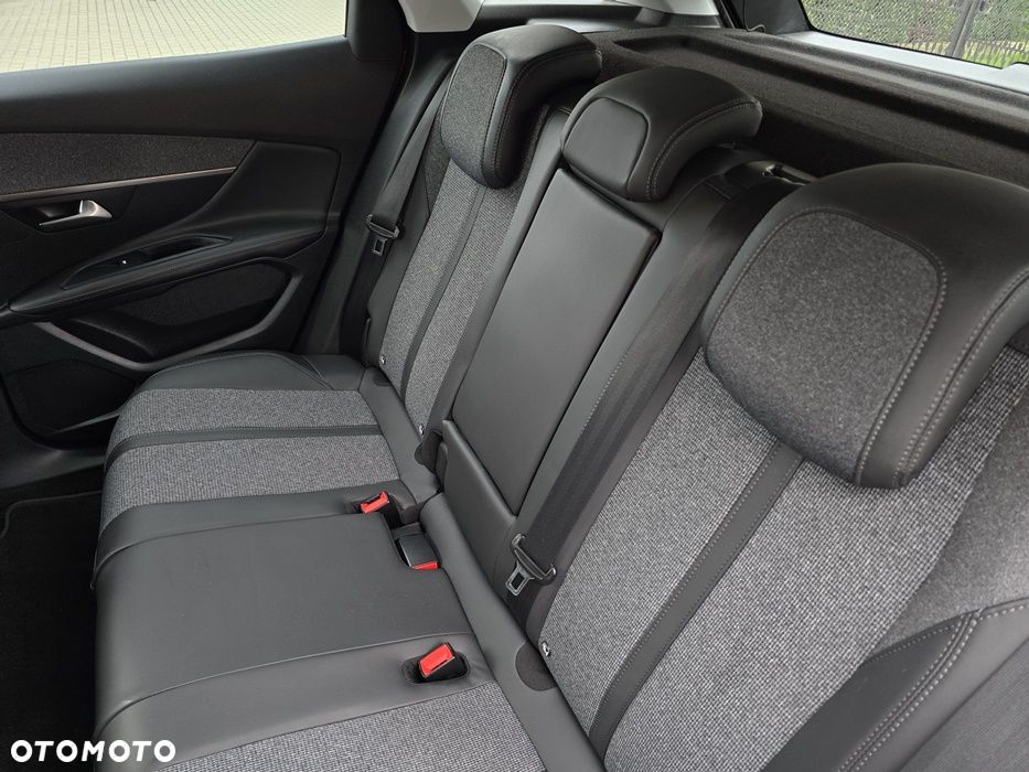 Peugeot 3008 BlueHDi 120 Stop & Start EAT6 Allure - 32