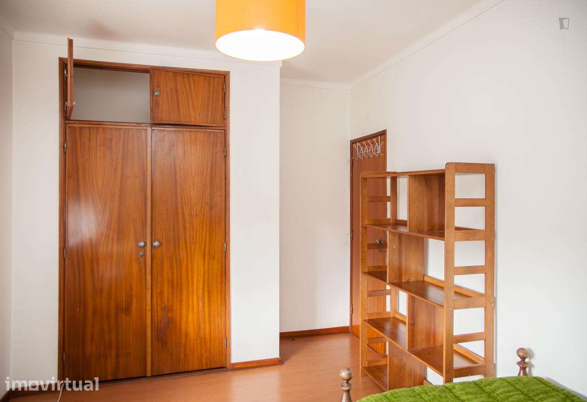 Quarto - localizado em Casal do Bispo Coimbra - Grande imagem: 3/17