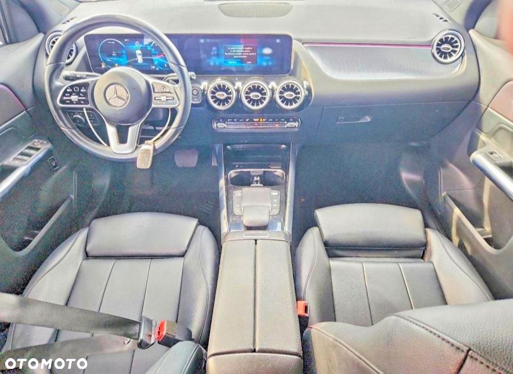 Mercedes-Benz GLA 250 4-Matic AMG Line - 8