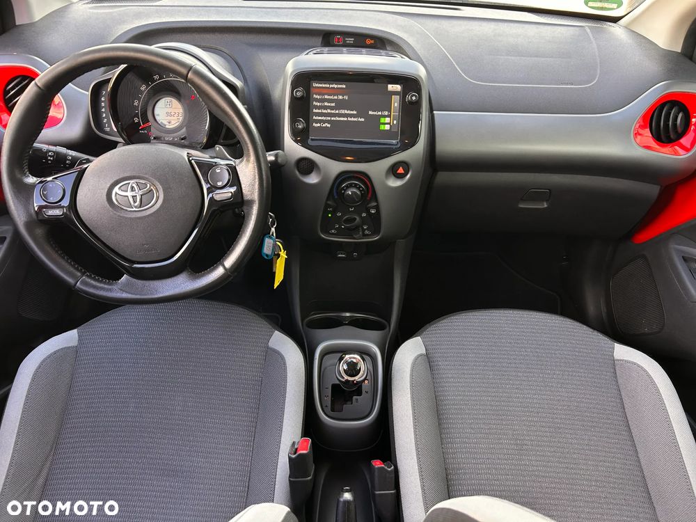 Toyota Aygo x.shift x-play connect - 19