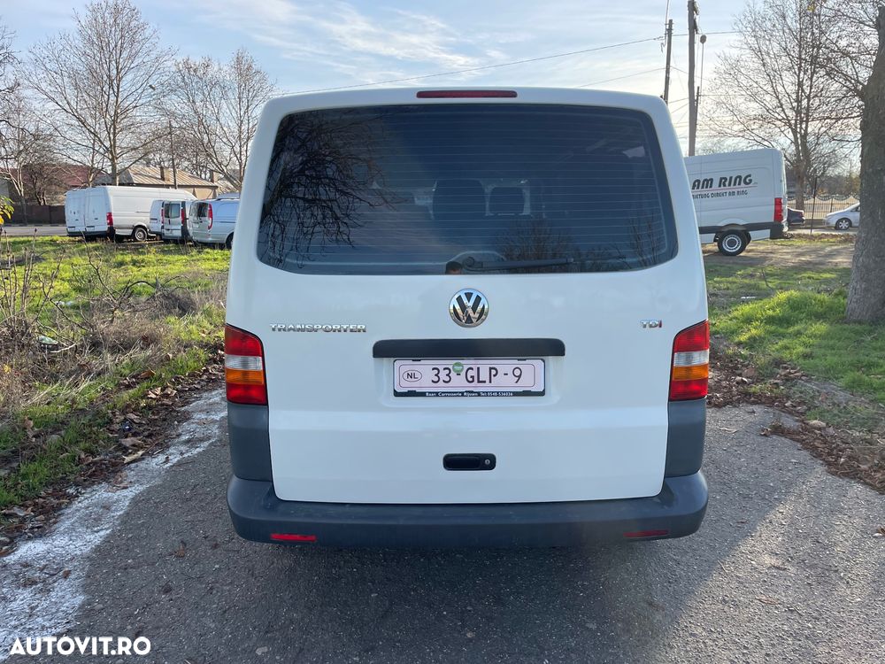 Volkswagen Transporter Caravelle Lung (7 loc) - 10