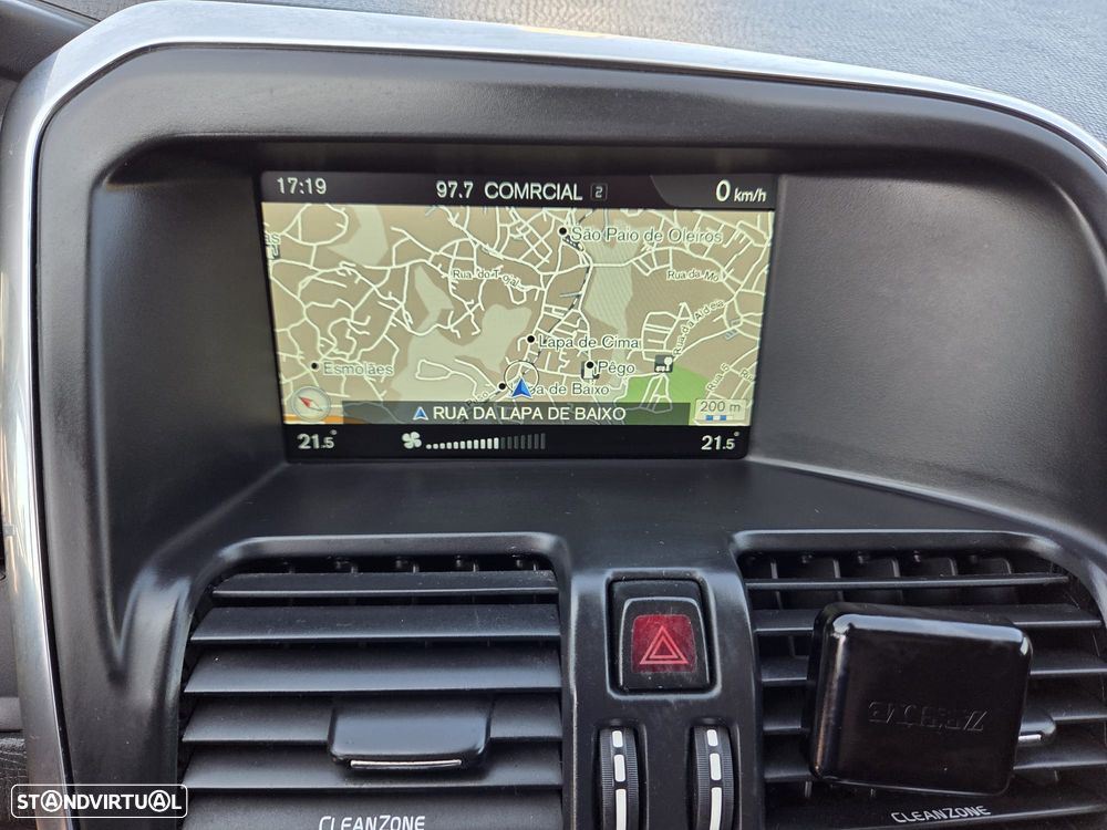 Volvo XC 60 2.0 D4 Momentum Plus Geartronic - 8
