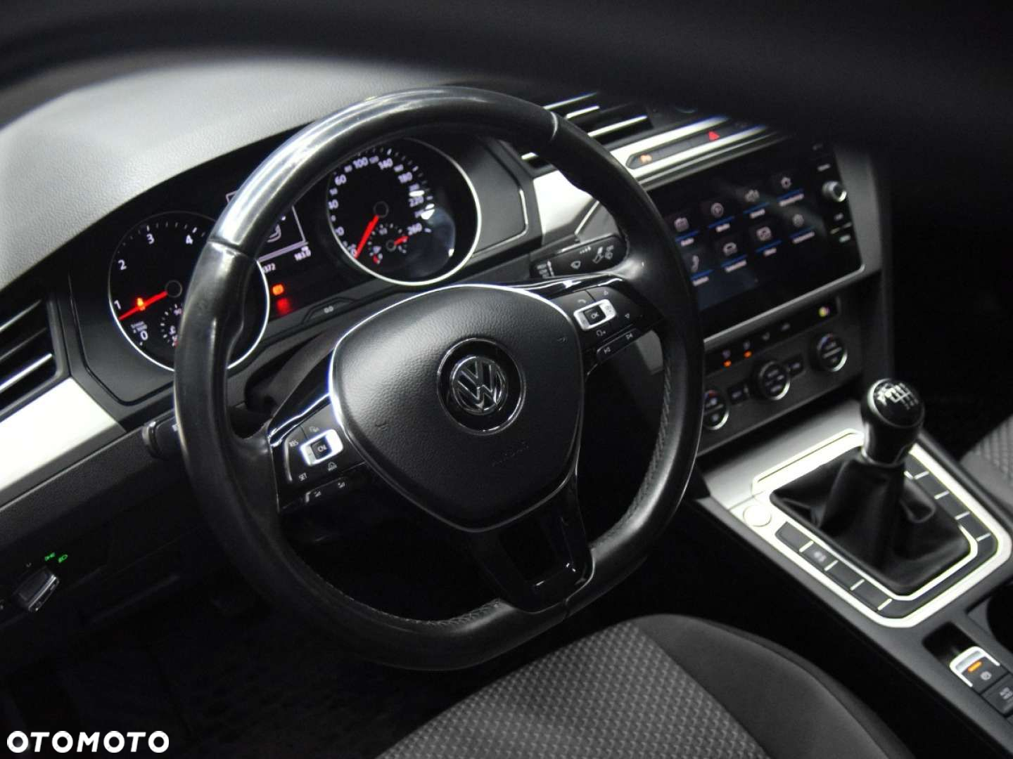 Volkswagen Passat - 19