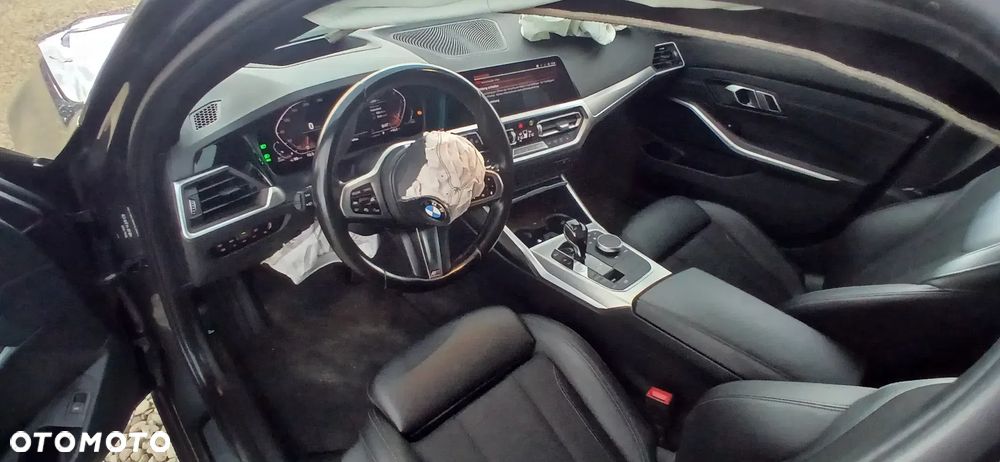 BMW Seria 3 318d Sport Line - 24